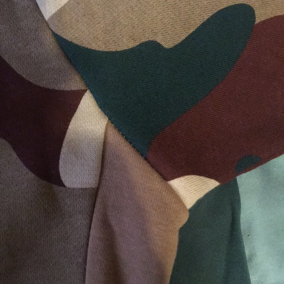 Balance Athletica Outlander OG Mountain Side Crop Top—Pine Pants for free - Picture 4 of 11